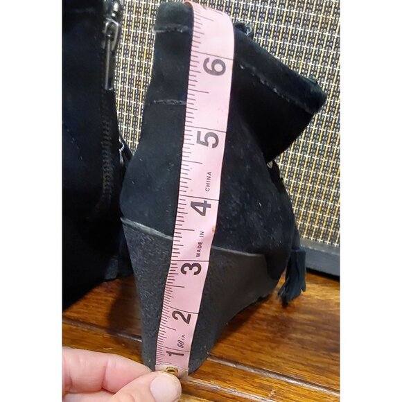 MIA Women's Black Suede Wedge Booties. Fringe laces. Size 8.5 - Picture 7 of 13